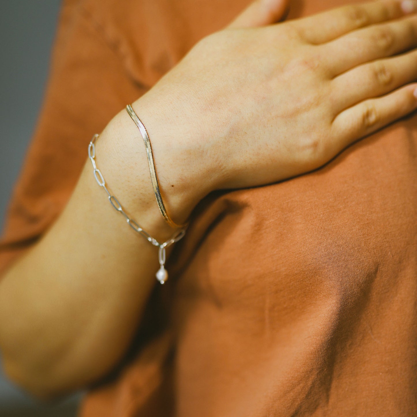Gold filled en zilveren statement armbanden