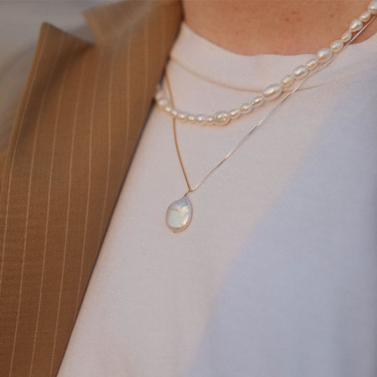 Stitch pearl necklace silver