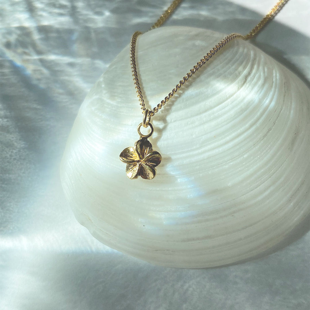 Plumeria hanger ketting gold filled