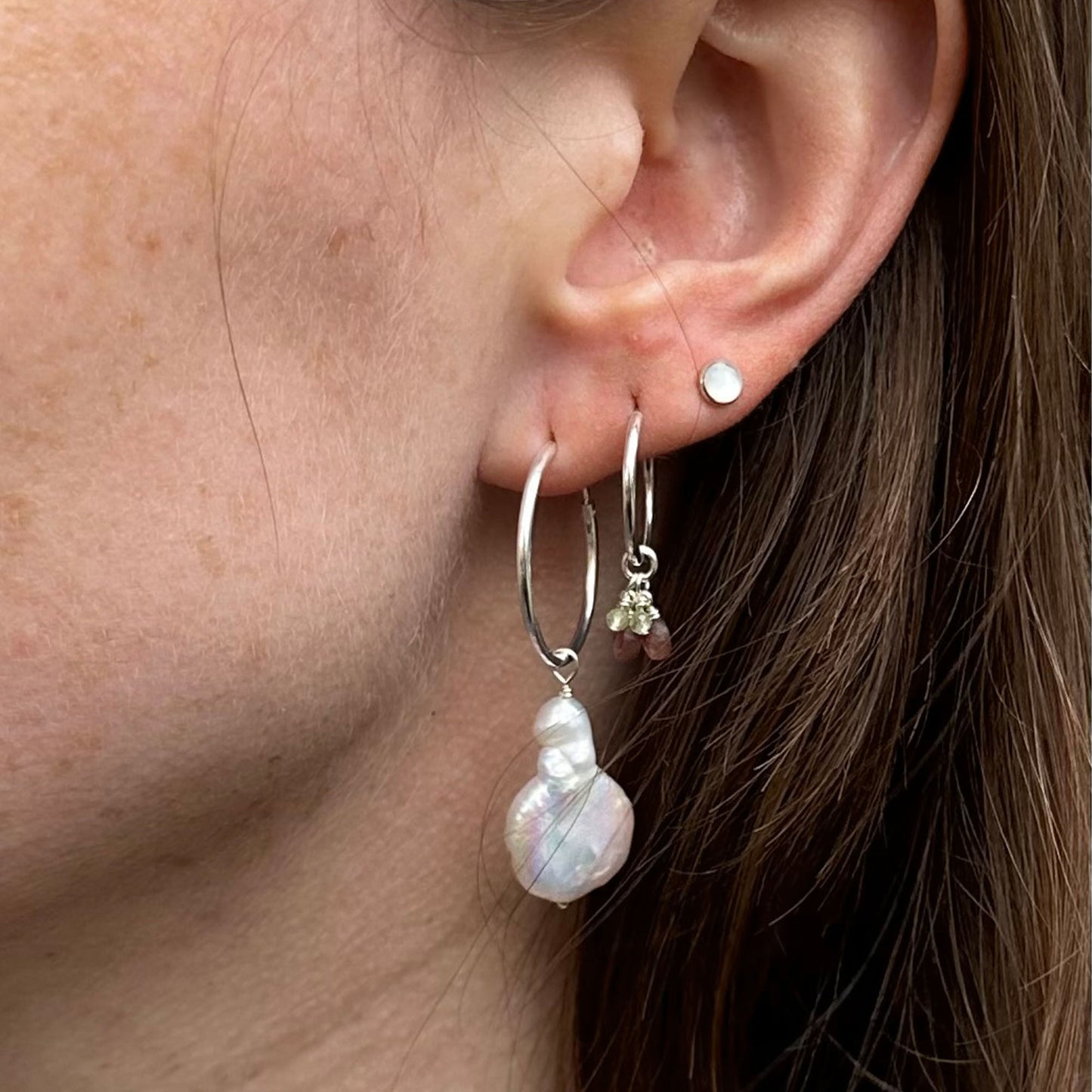 Baroque pearl charm earring silver