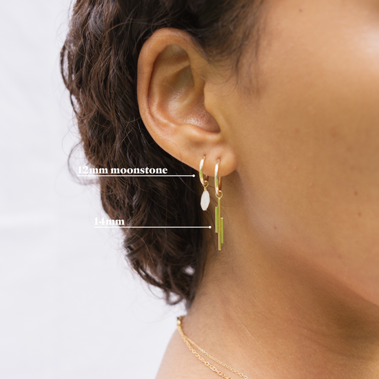 Load image into Gallery viewer, Short Lines pendant earring gold filled
