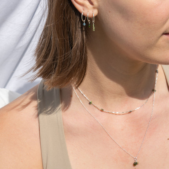 zilveren sieraden met edelstenen