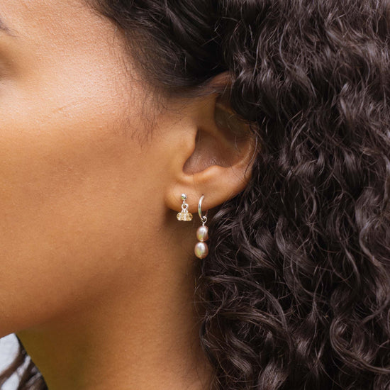 Double pearl charm earring silver